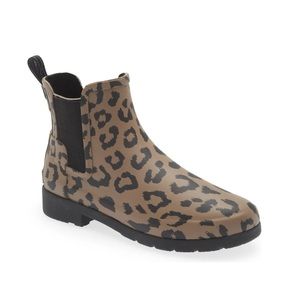 NWOB Hunter Leopard Print Chelsea Ankle Boots